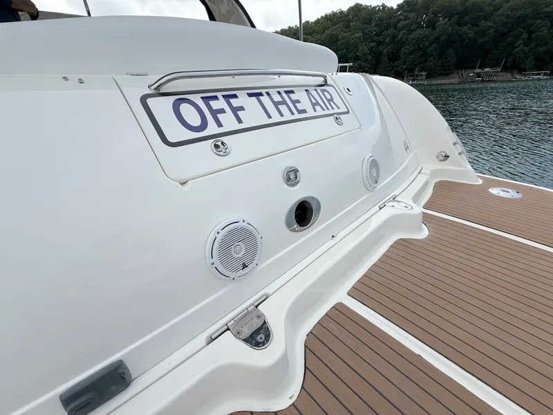 Slide: The Image of Sea Ray 44 SUNDANCER 2006 - 10