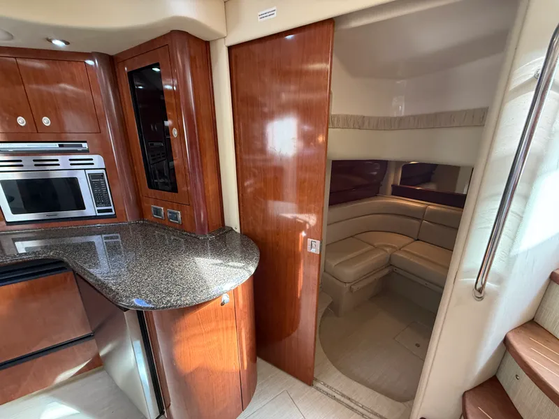 Slide: The Image of Sea Ray 44 SUNDANCER 2006 - 61