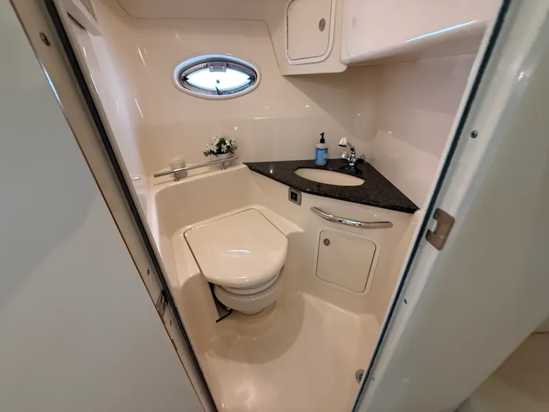 Slide: The Image of Sea Ray 44 SUNDANCER 2006 - 60