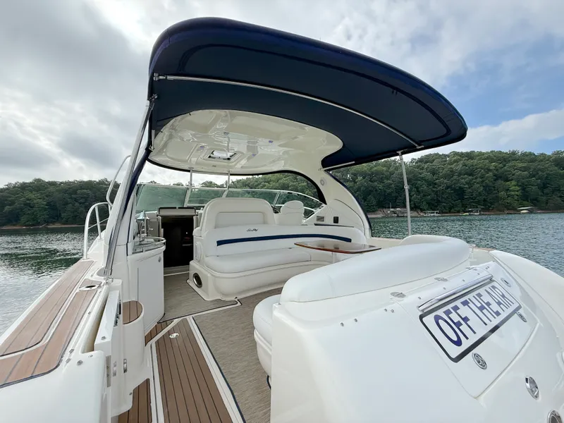 Slide: The Image of Sea Ray 44 SUNDANCER 2006 - 13