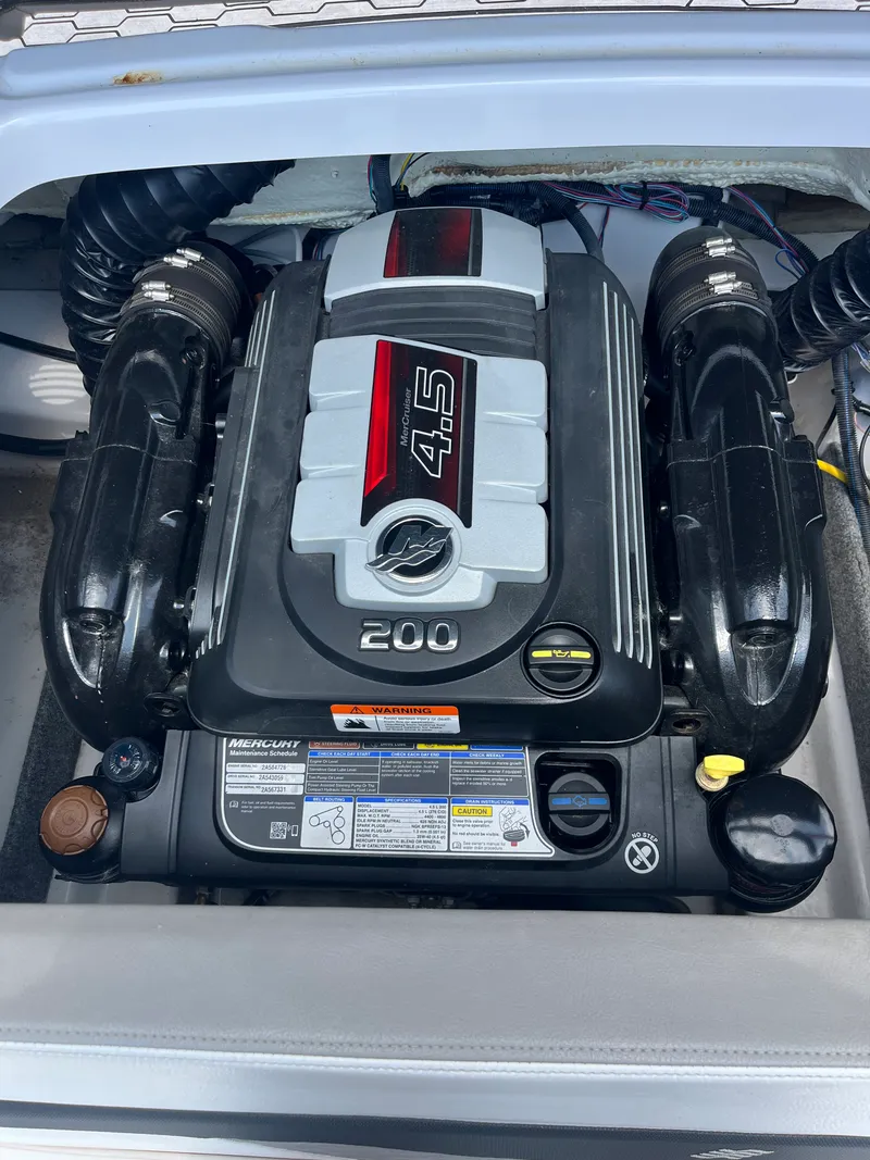 Slide: The Image of Four Winns 180 HD 2018 - 13
