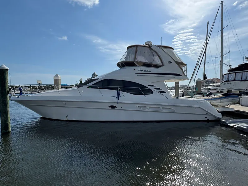 Slide: The Image of Sea ray 44 2006 - 5