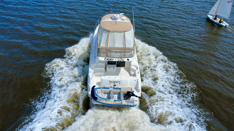 Slide: The Image of Sea ray 44 2006 - 42