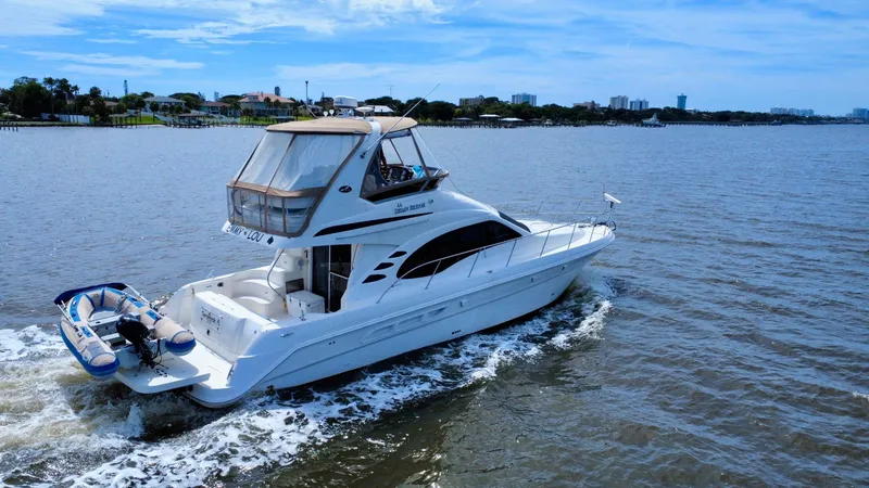 Slide: The Image of Sea ray 44 2006 - 47