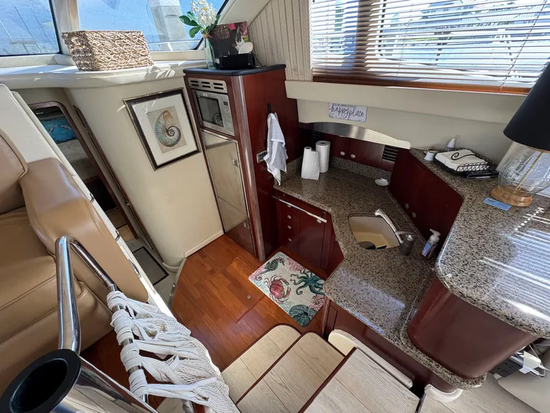 Slide: The Image of Sea ray 44 2006 - 23