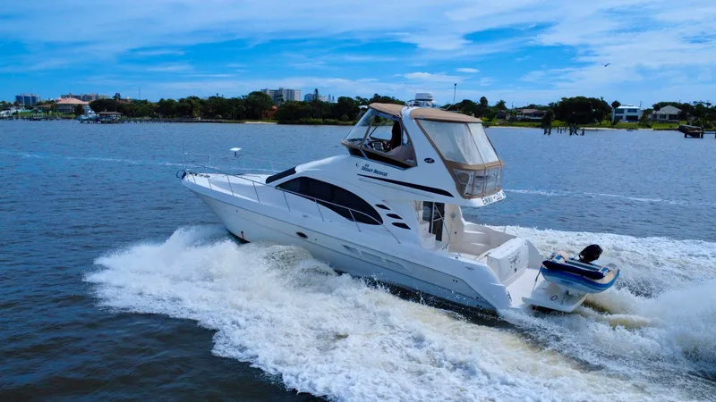 Slide: The Image of Sea ray 44 2006 - 44