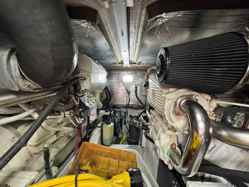 Slide: The Image of Sea ray 44 2006 - 20