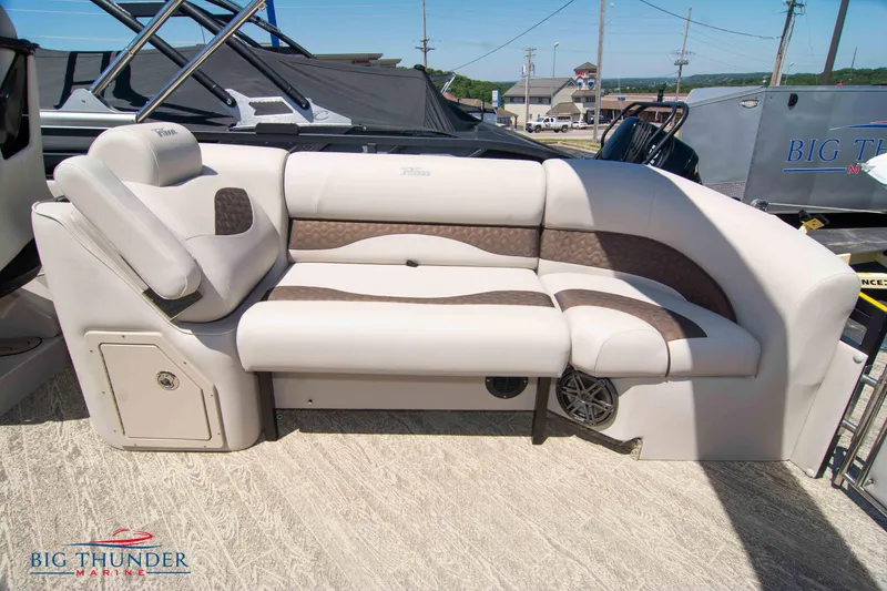 Slide: The Image of JC SunLounger 25 TT Sport 2022 boat interior with comfortable seating. - 41