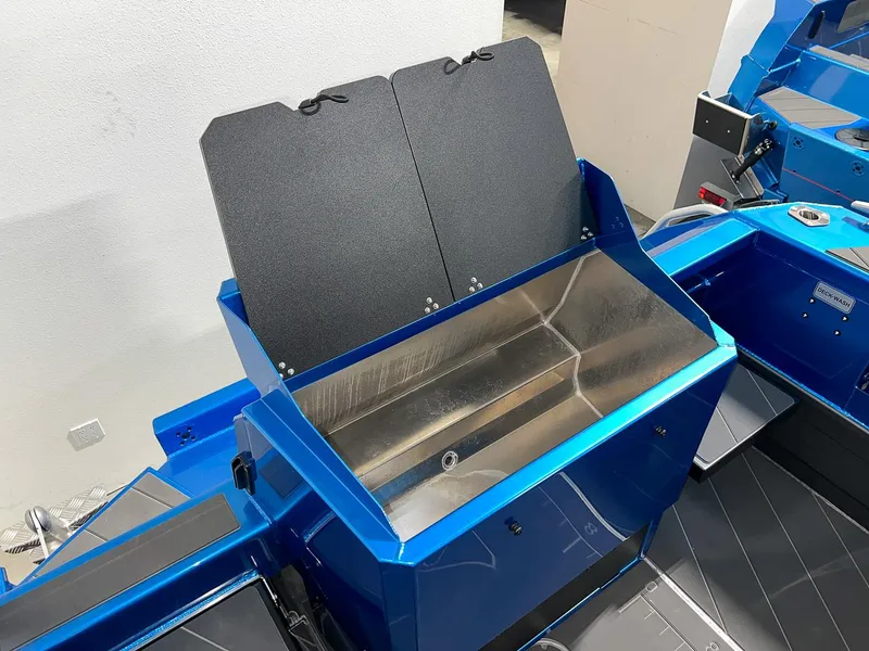 Slide: The Image of Stabi-Craft 2750 Ultra Centercab 2023 - 21