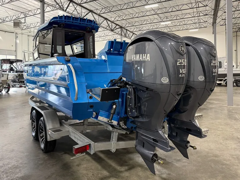 Slide: The Image of 2023 Stabicraft 2750 Ultra Centercab with Yamaha 250 V6 engines. - 24