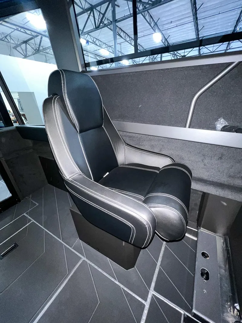 Slide: The Image of Stabi-Craft 2750 Ultra Centercab 2023 - 9