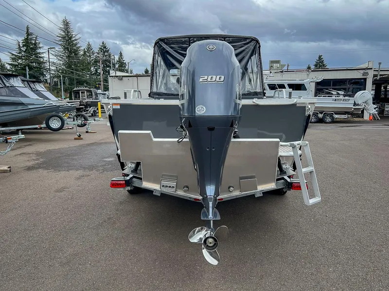 Slide: The Image of 2023 Hewescraft 210 Sea Runner ET with Yamaha 200 outboard motor. - 4