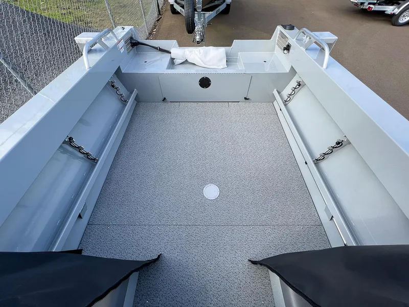 Slide: The Image of Hewescraft 200 Sportsman 2026 - 11