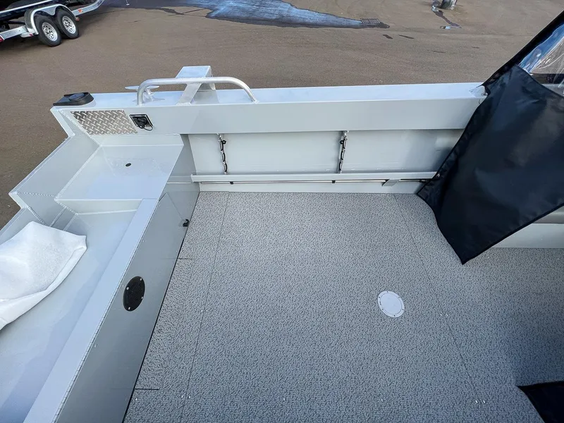 Slide: The Image of Hewescraft 200 Sportsman 2026 - 12