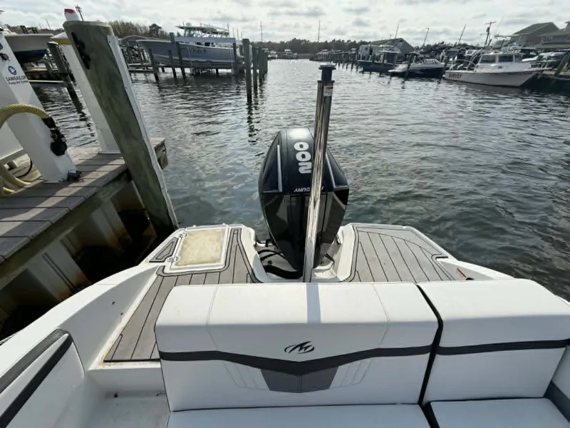 Slide: The Image of Monterey M225 2019 - 3