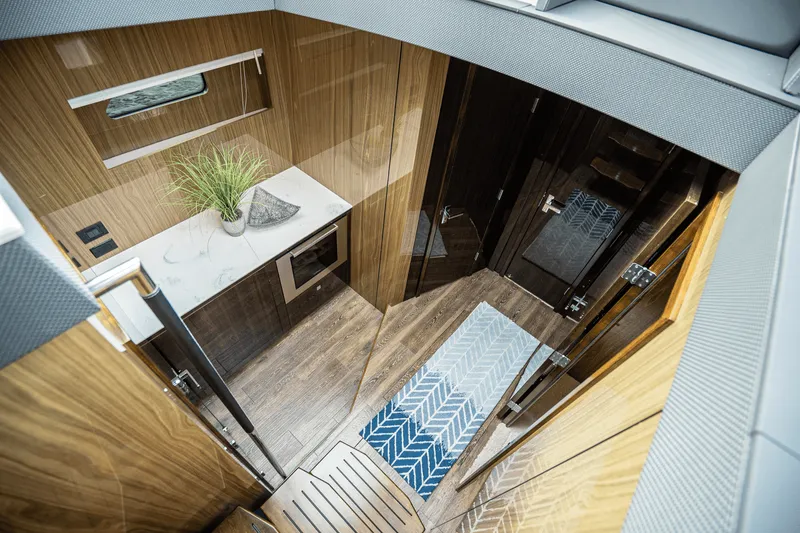 Slide: The Image of Cruisers Yachts 54 CANTIUS 2022 - 15