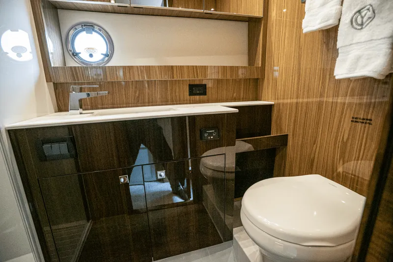 Slide: The Image of Cruisers Yachts 54 CANTIUS 2022 - 22