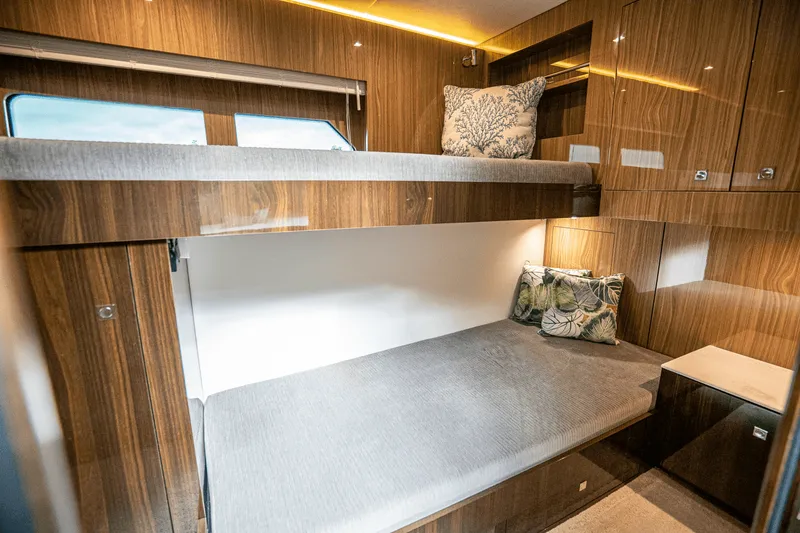 Slide: The Image of Cruisers Yachts 54 CANTIUS 2022 - 28