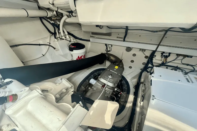 Slide: The Image of Cruisers Yachts 54 CANTIUS 2022 - 46