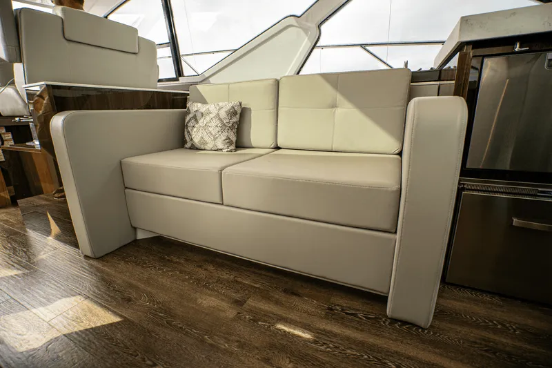 Slide: The Image of Cruisers Yachts 54 CANTIUS 2022 - 7