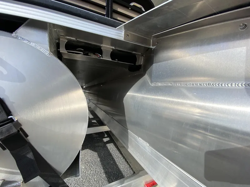 Slide: The Image of 2023 Veranda VTX 22RC pontoon boat interior aluminum structure. - 9