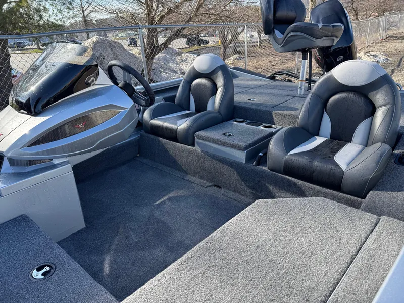 Slide: The Image of 2023 Vexus AVX181 boat interior with sleek seating and modern design. - 12