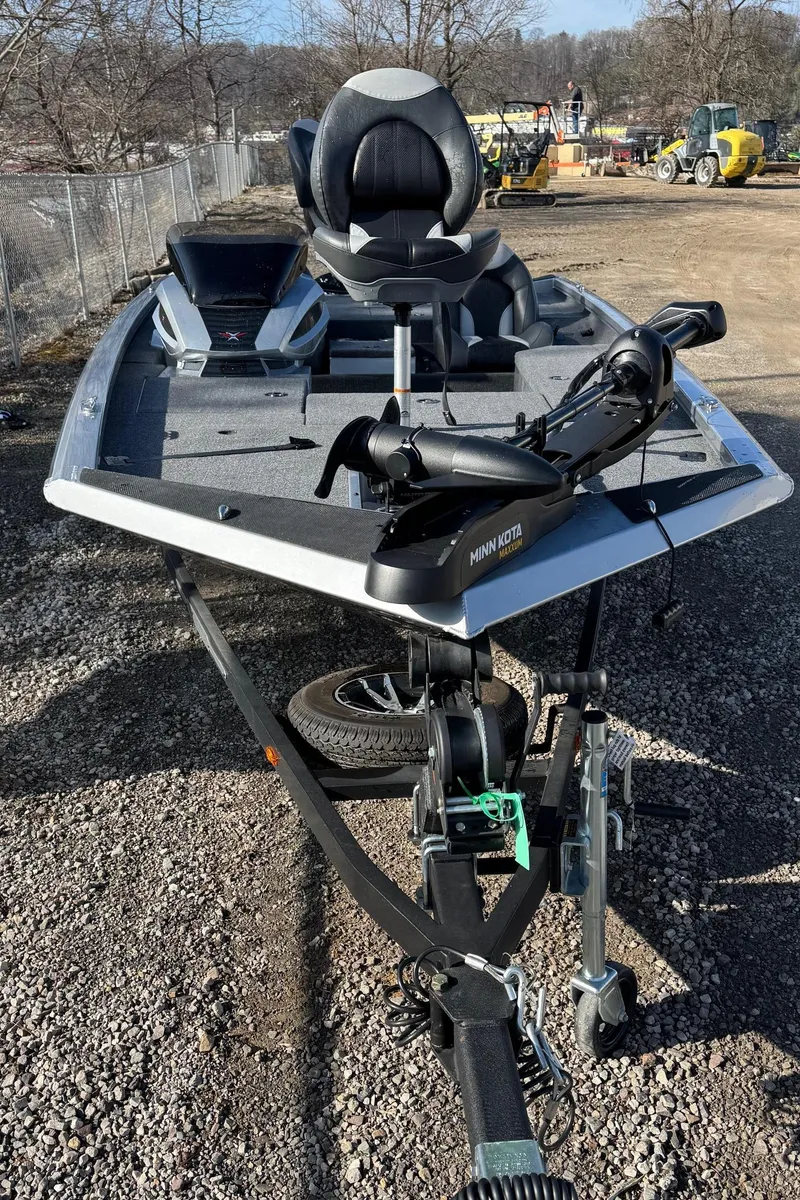 Slide: The Image of 2023 Vexus AVX181 boat on trailer, featuring a sleek design and modern equipment. - 7