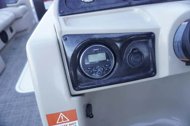 Slide: The Image of G3 X3 25RC 150 TRITOON 2018 - 19