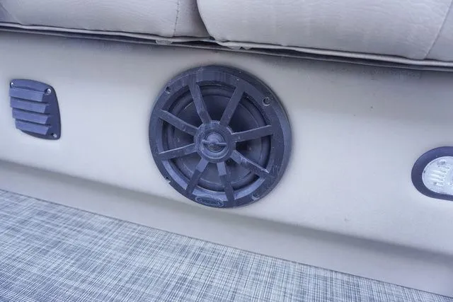 Slide: The Image of G3 X3 25RC 150 TRITOON 2018 - 32