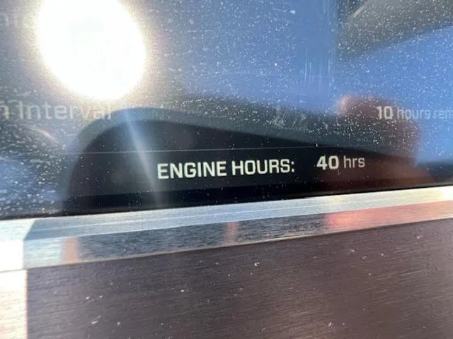 Slide: The Image of MasterCraft XT22 2023 - 19