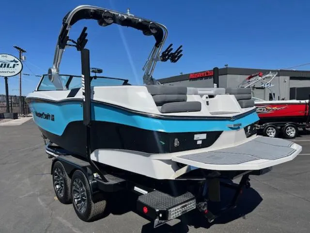 Slide: The Image of MasterCraft XT22 2023 - 8