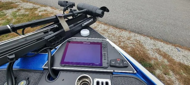 Slide: The Image of 2023 Ranger Z 521 RC boat with Lowrance fishfinder and trolling motor. - 23