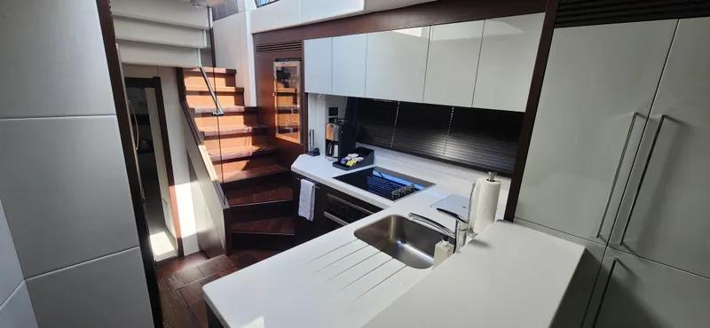 Slide: The Image of Sunseeker Predator 74 XPS 2020 - 52