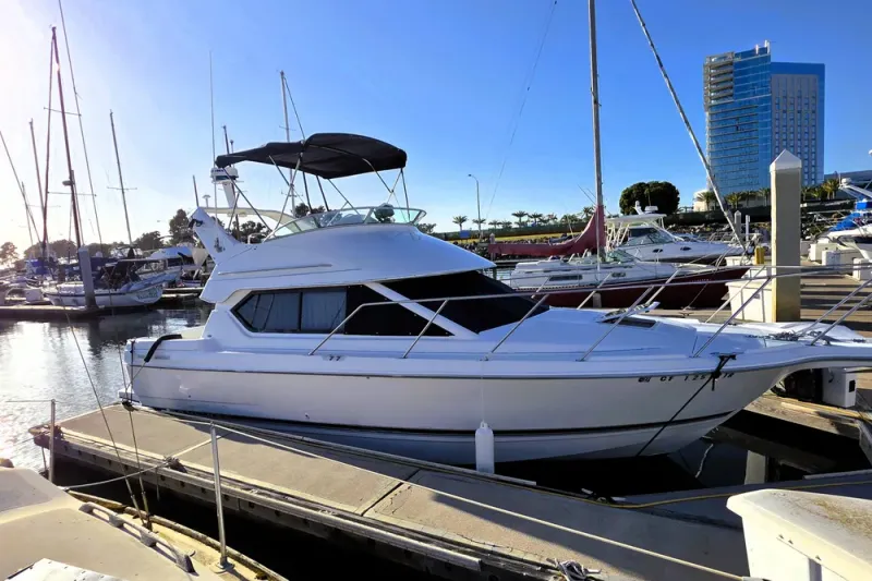 The Image of Bayliner 2858 Ciera Command Bridge 2000 - 0