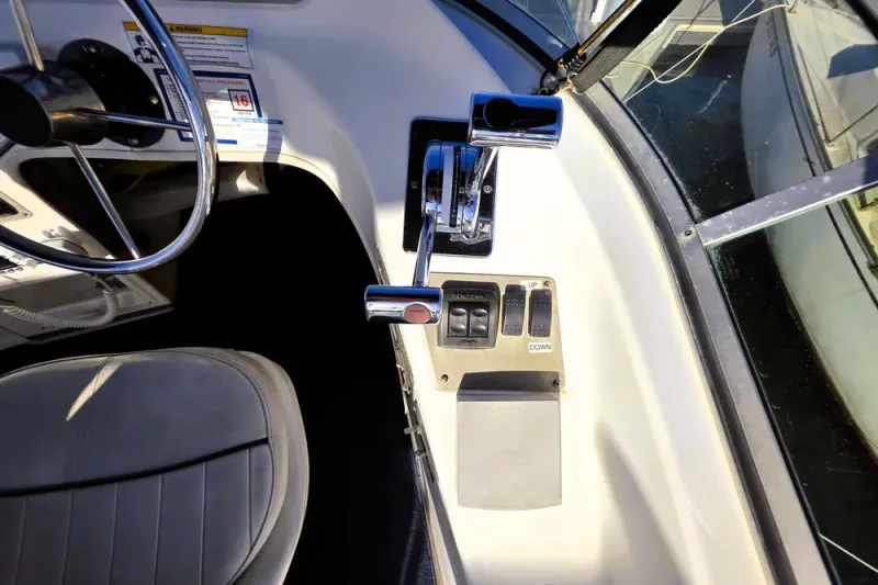 Slide: The Image of Bayliner 2858 Ciera Command Bridge 2000 - 16