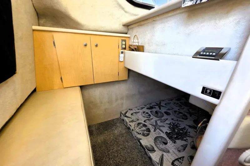 Slide: The Image of Bayliner 2858 Ciera Command Bridge 2000 - 28