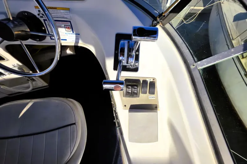 Slide: The Image of Bayliner 2858 Ciera Command Bridge 2000 - 16