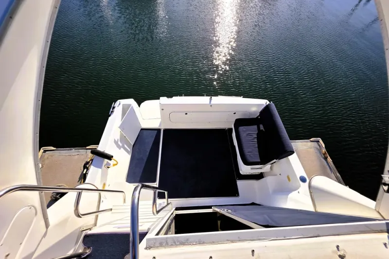 Slide: The Image of Bayliner 2858 Ciera Command Bridge 2000 - 21