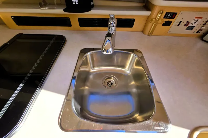 Slide: The Image of Bayliner 2858 Ciera Command Bridge 2000 - 8