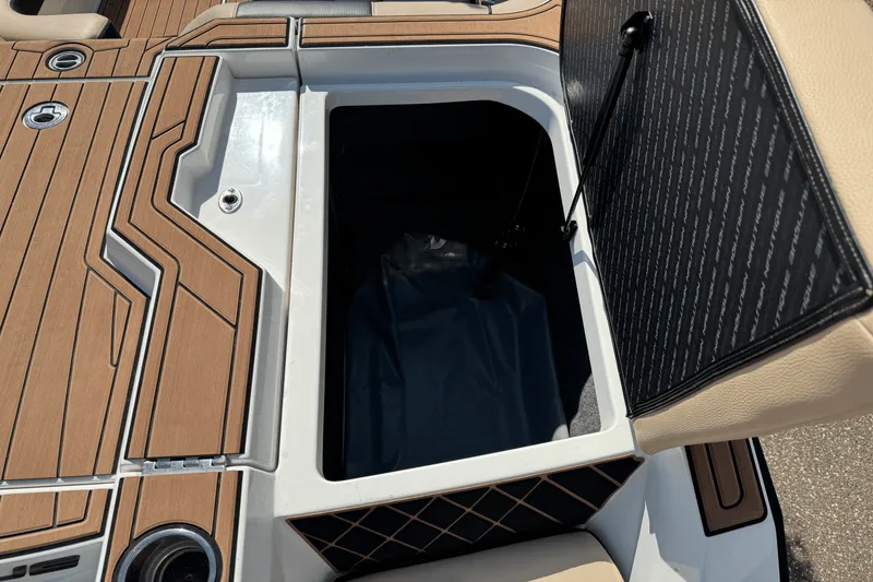 Slide: The Image of Nautique Super Air Nautique GS24 2018 - 11