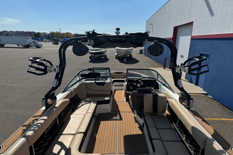 Slide: The Image of Nautique Super Air Nautique GS24 2018 - 14