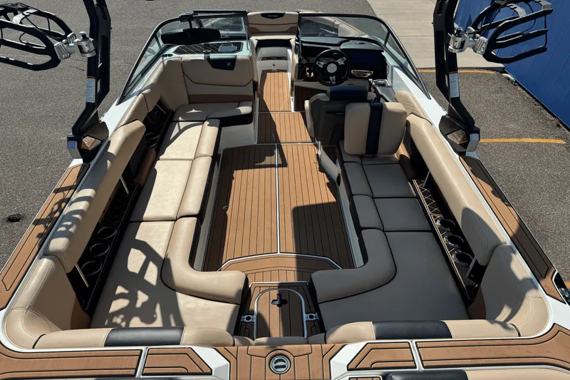Slide: The Image of Nautique Super Air Nautique GS24 2018 - 15