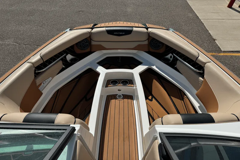 Slide: The Image of Nautique Super Air Nautique GS24 2018 - 38