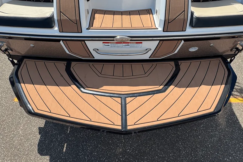 Slide: The Image of Nautique Super Air Nautique GS24 2018 - 5