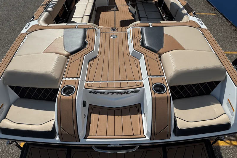 Slide: The Image of Nautique Super Air Nautique GS24 2018 - 8