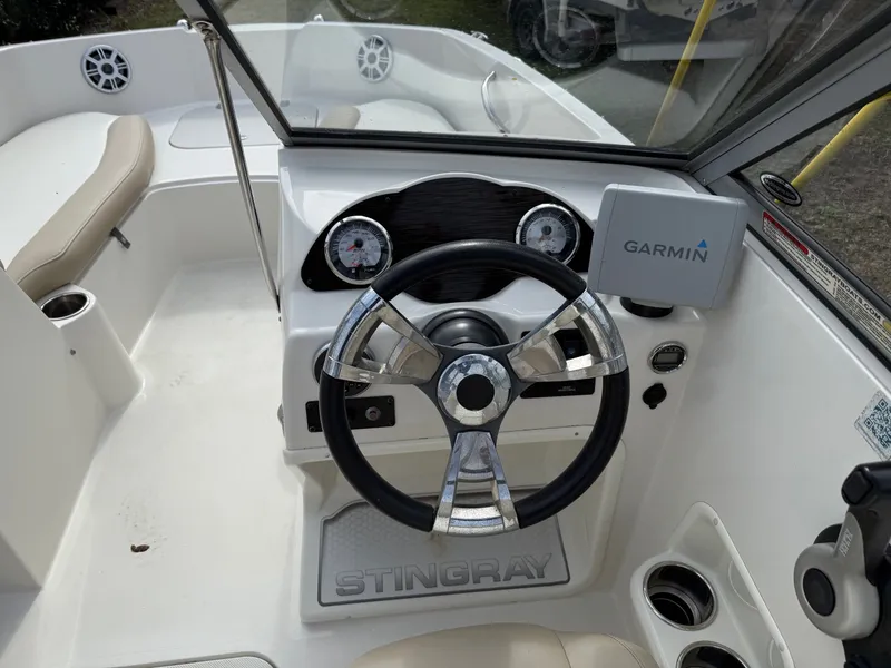 Slide: The Image of 2017 Key West 219 FS boat with Yamaha outboard motor. - 5