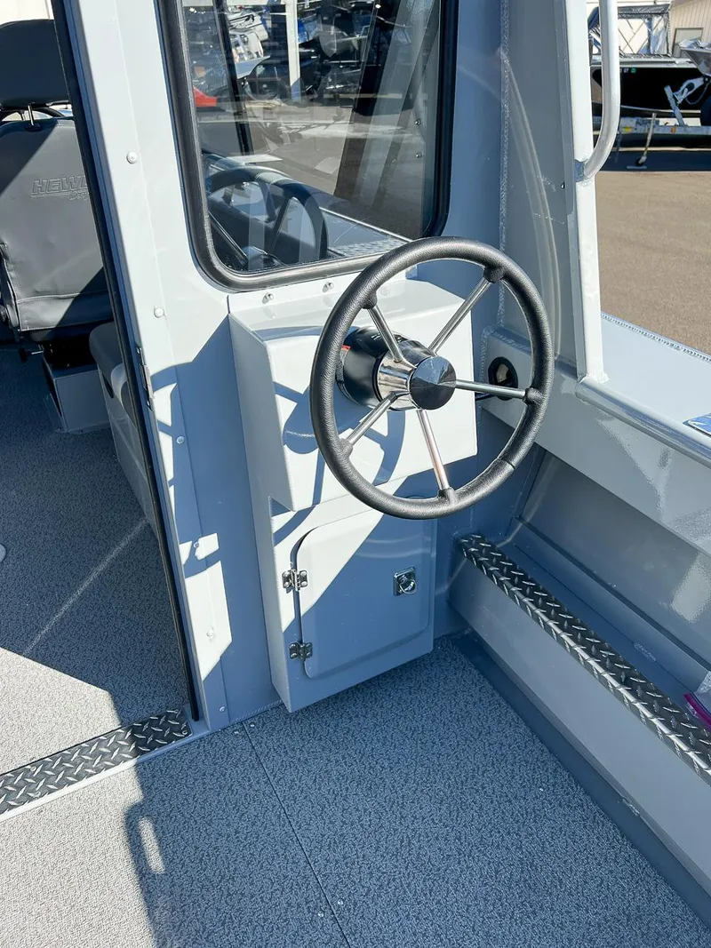 Slide: The Image of Hewescraft 210 Sea Runner ET HT 2026 - 16