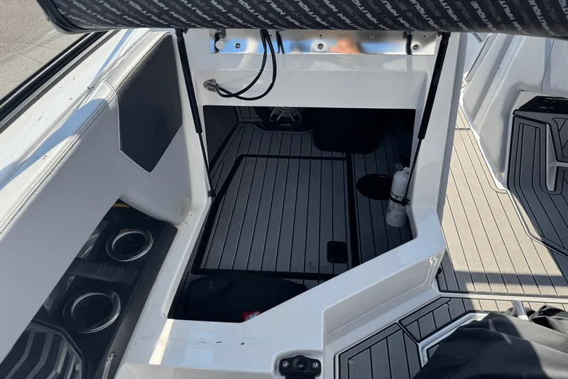 Slide: The Image of Nautique Super Air Nautique G23 2021 - 25