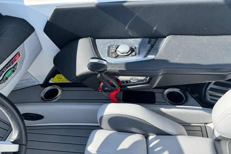 Slide: The Image of Nautique Super Air Nautique G23 2021 - 34