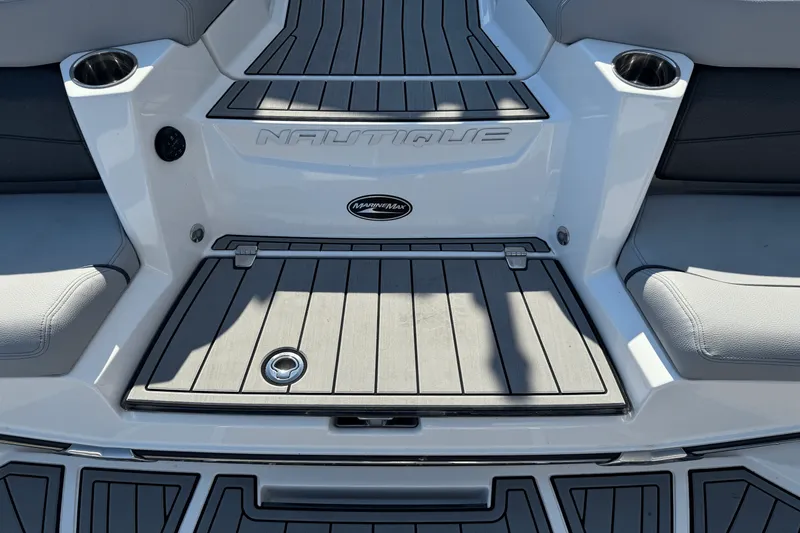 Slide: The Image of Nautique Super Air Nautique G23 2021 - 8